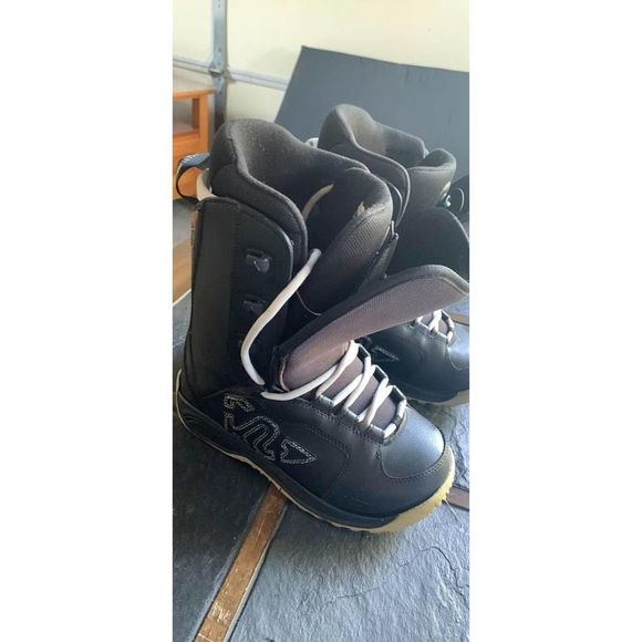 Mens K2 Snowboarding Boots Size 8